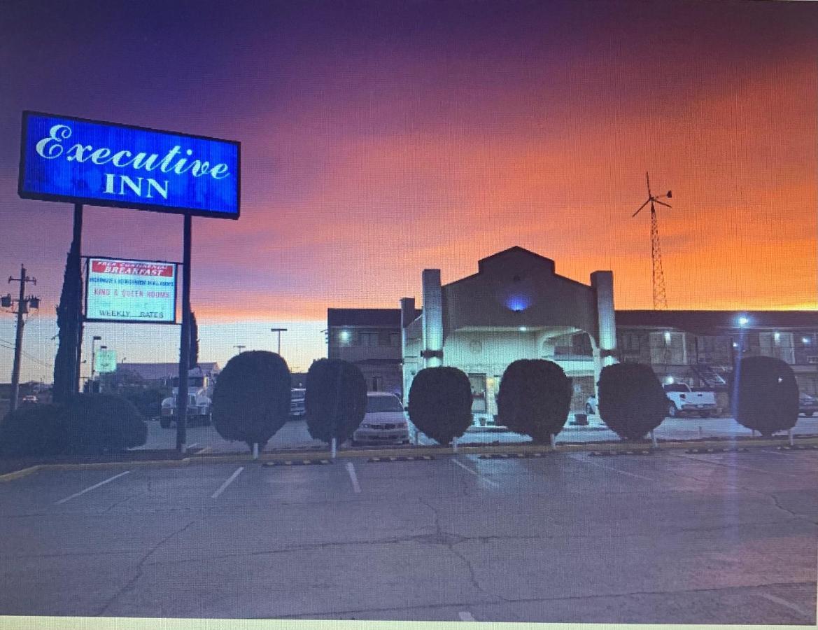 Executive Inn โอเดสซา ภายนอก รูปภาพ